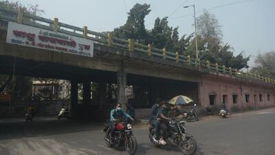 Maharashtra Tree Authority has formed an eight-member committee to review the proposed tree-cutting plan for the construction of Sadhu Vaswani Railway overbridge in Bundgarden area. (HT FILE) Maharashtra Tree Authority has formed an eight-member committee to review the proposed tree-cutting plan for the construction of Sadhu Vaswani Railway overbridge in Bundgarden area. (HT FILE)