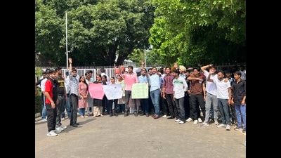 NSUI members holding a protest at Panjab University in Chandigarh on Tuesday. (HT Photo) NSUI members holding a protest at Panjab University in Chandigarh on Tuesday. (HT Photo)