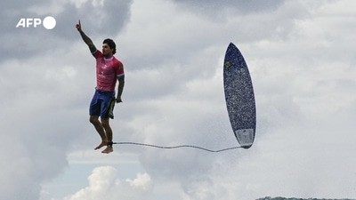 It's one of the most widely used images from the Games: Brazilian surfer Gabriel Medina seemingly levitating above the waves, finger to the sky, surfboard vertically behind him. The shot was taken at Teahupo'o in French Polynesia on July 29 by Jérôme Brouillet from a boat in a nearby channel.The deeper, calmer area of water is away from the bigger waves, blocking any clear view of the surfing action and Brouillet said he was "blind" up to the last second. It's one of the most widely used images from the Games: Brazilian surfer Gabriel Medina seemingly levitating above the waves, finger to the sky, surfboard vertically behind him. The shot was taken at Teahupo'o in French Polynesia on July 29 by Jérôme Brouillet from a boat in a nearby channel.The deeper, calmer area of water is away from the bigger waves, blocking any clear view of the surfing action and Brouillet said he was "blind" up to the last second.