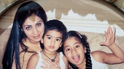Sridevi with Khushi Kapoor and Janhvi Kapoor in their childhood Sridevi with Khushi Kapoor and Janhvi Kapoor in their childhood