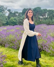 Mrunal Thakur (source: instagram) Mrunal Thakur (source: instagram)