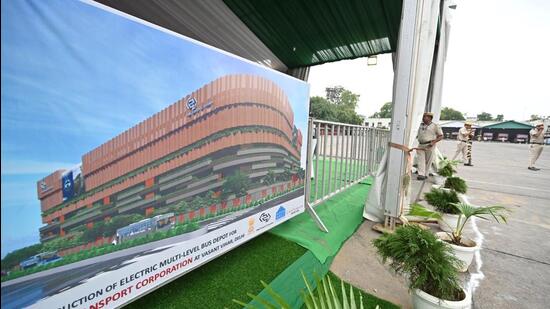 A view of the proposed multilevel bus depot at Vasant Vihar in New Delhi. (Sanchit Khanna/HT PHOTO)