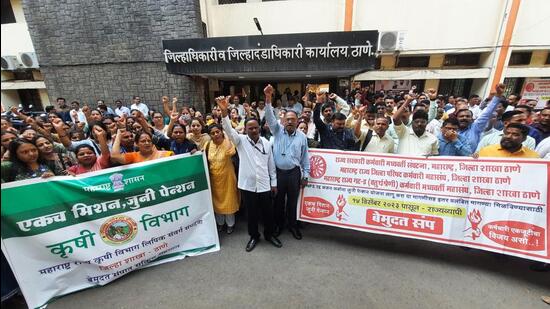 Government and semi-government employees in Maharashtra had gone on strike in December 2023 seeking restoration of the old pension scheme. (Praful Gangurde / HT Photo)