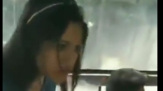 Woman in Bengaluru argues with BMTC conductor for Shakti scheme without valid ID proof. Video Woman in Bengaluru argues with BMTC conductor for Shakti scheme without valid ID proof. Video