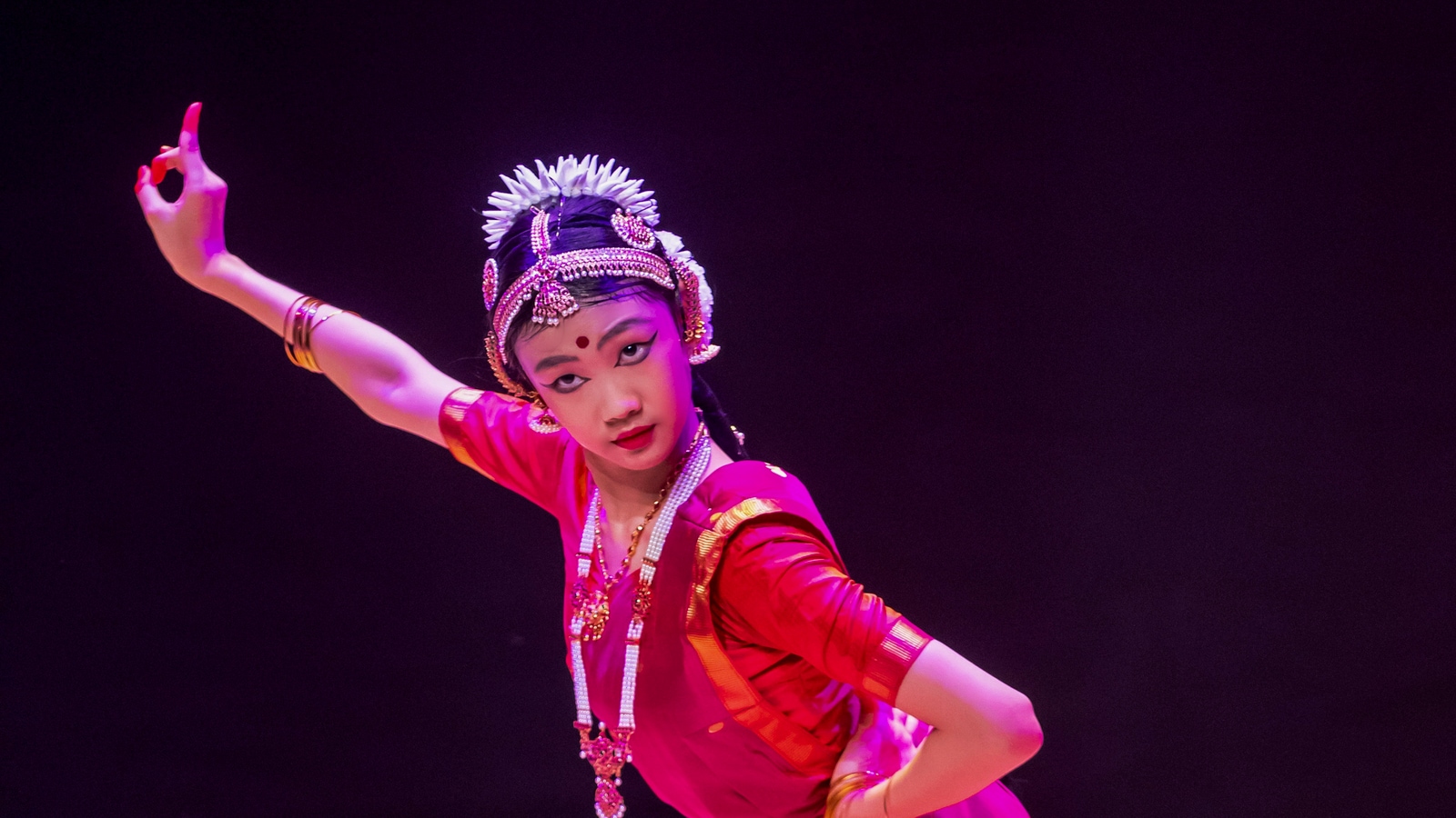 13-year-old Chinese girl performs Bharatanatyam in China, scripts history with her dance