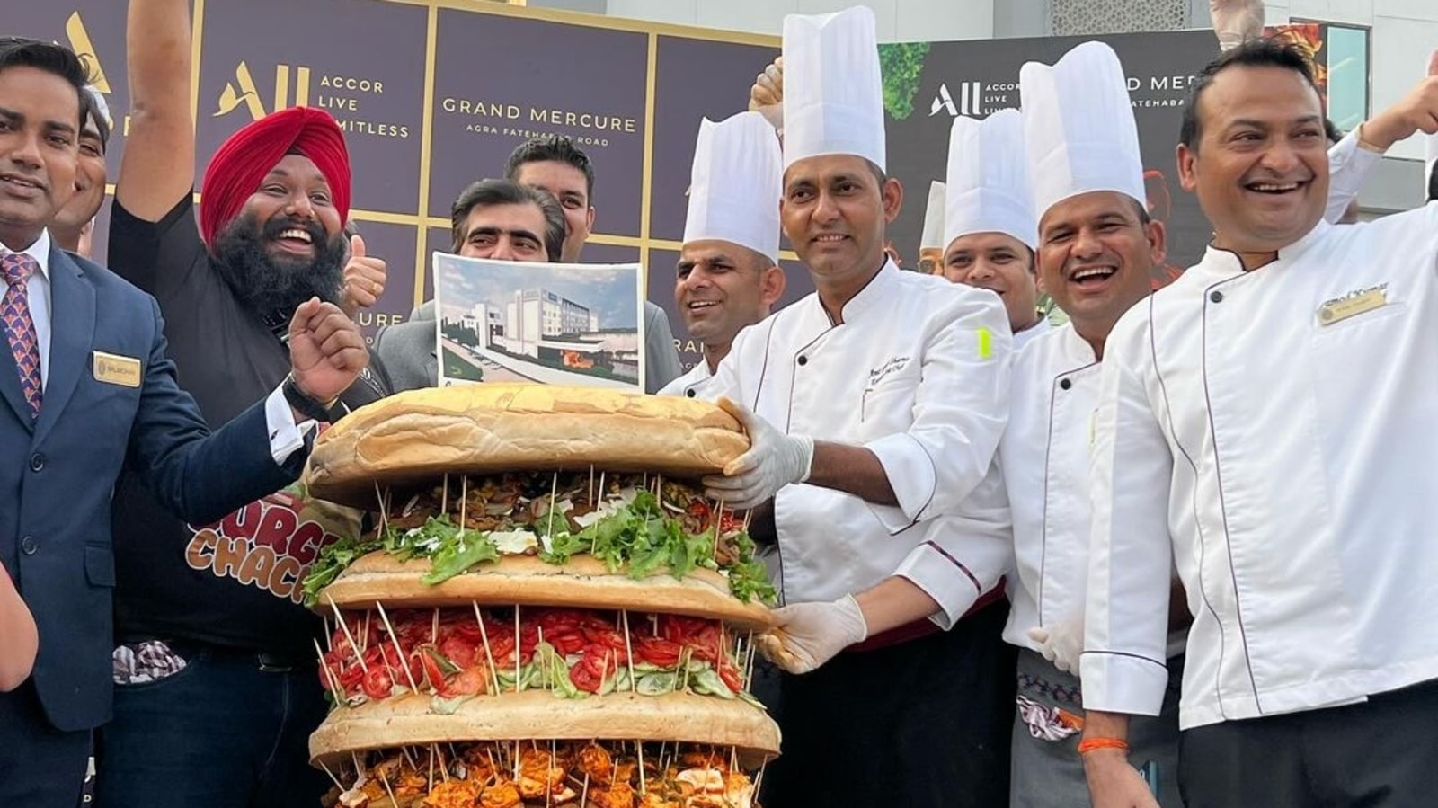 Burger Chachu sets world record for preparing a 112kg veggie burger