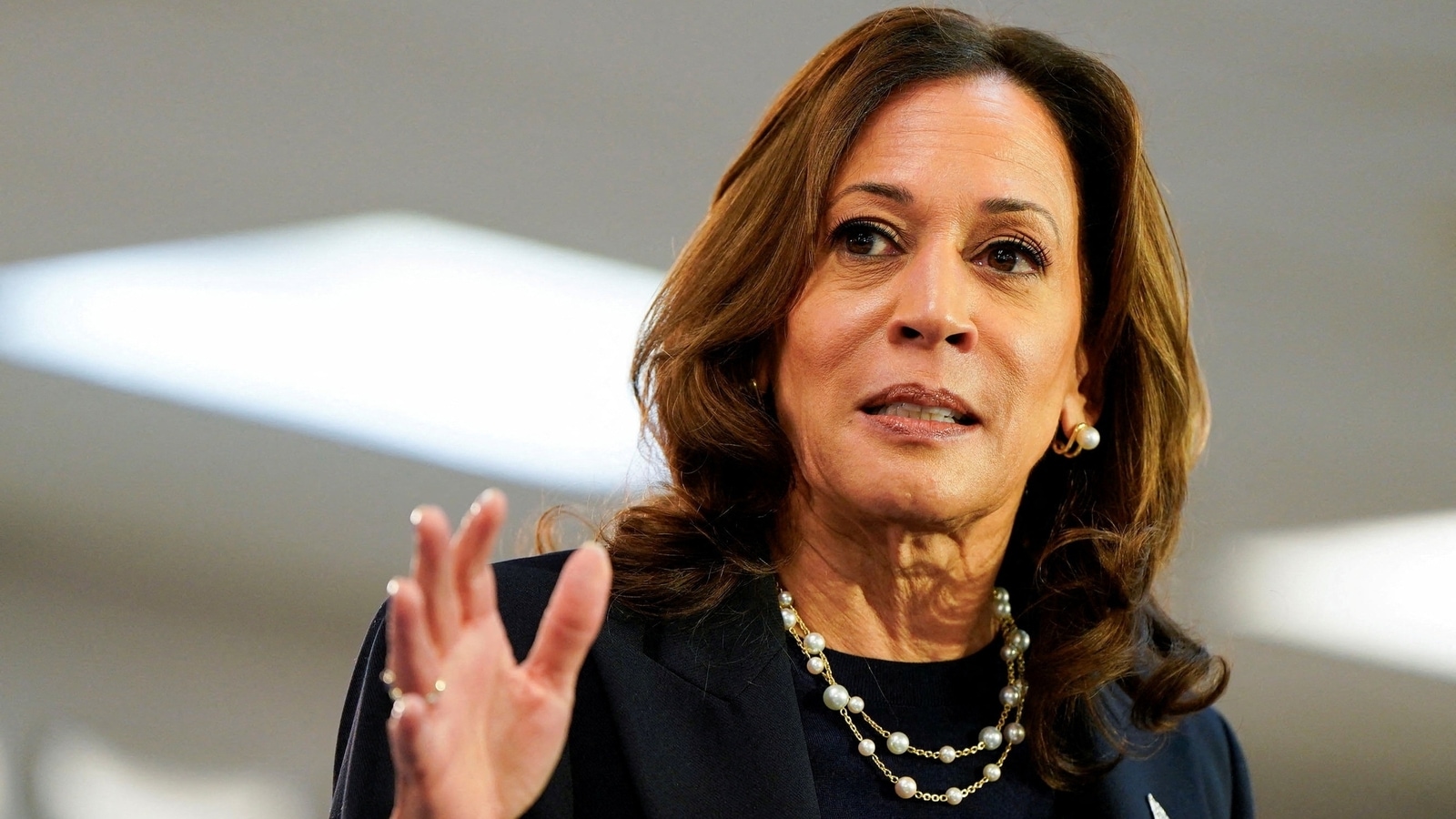 Kamala Harris’ campaign manipulating headlines within Google search ads to suggest major publishers backing her: Report