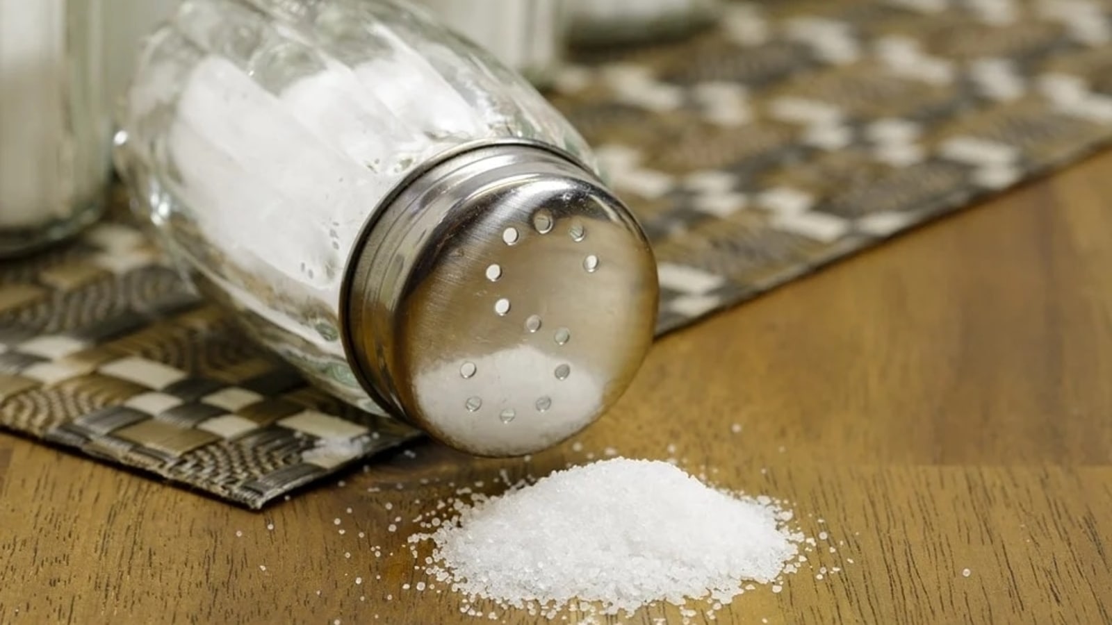 Dietary sodium reduction is a global priority