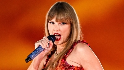 Taylor Swift is seen out weeks after the Vienna tour cancellation. 
 (Photo by JULIEN DE ROSA / AFP) / -- IMAGE RESTRICTED TO EDITORIAL USE - STRICTLY NO COMMERCIAL USE -- (AFP)