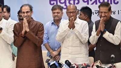 Uddhav Thackeray, Sharad Pawar and Prithviraj Chavan, during an MVA joint press conference. (Anshuman Poyrekar/ Hindustan Times) Uddhav Thackeray, Sharad Pawar and Prithviraj Chavan, during an MVA joint press conference. (Anshuman Poyrekar/ Hindustan Times)
