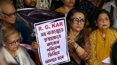 Film director Aparna Sen along with educationists, intellectuals express solidarity with agitating doctors and other medical professionals over the alleged rape and murder of a PGT woman doctor at RG Kar Medical College and Hospital in Kolkata on August 13. (Samir Jana/ Hindustan Times) Film director Aparna Sen along with educationists, intellectuals express solidarity with agitating doctors and other medical professionals over the alleged rape and murder of a PGT woman doctor at RG Kar Medical College and Hospital in Kolkata on August 13. (Samir Jana/ Hindustan Times)