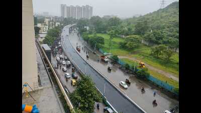 The Nationalist Congress Party (Sharadchandra Pawar) leaders had staged protests demanding opening of the flyover stating that it would reduce traffic jams on the busy Sinhagad Road. (HT PHOTO)