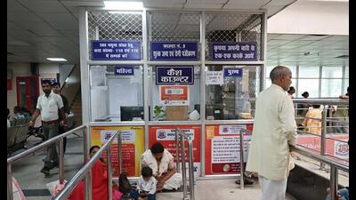 Vacant counters at the KGMU OPD on Wednesday. (Mushtaq Ali/HT Photo) Vacant counters at the KGMU OPD on Wednesday. (Mushtaq Ali/HT Photo)