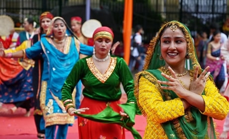 Prep for I-Day celebrations (Mushtaq Khan/HT) Prep for I-Day celebrations (Mushtaq Khan/HT)