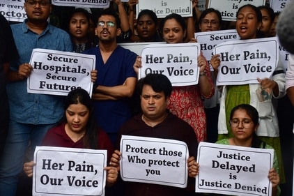 Doctors and medical students, FAIMA (Federation of All India Medical Association) in Mumbai called for a nationwide shutdown of OPD services against the sexual assault and murder of a woman post-graduate trainee (PGT) doctor at Kolkata's RG Kar Medical College and Hospital. (Bhushan Koyande/HT Photo)