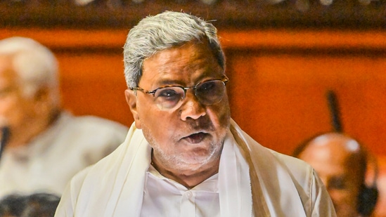 CM Siddaramaiah directs to restore damaged crest gate of Tungabhadra in 3-4 days