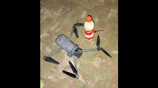 The Border Security Force (BSF) seized a drone along with 538-gm heroin in Ferozepur late Tuesday night. (HT Photo)