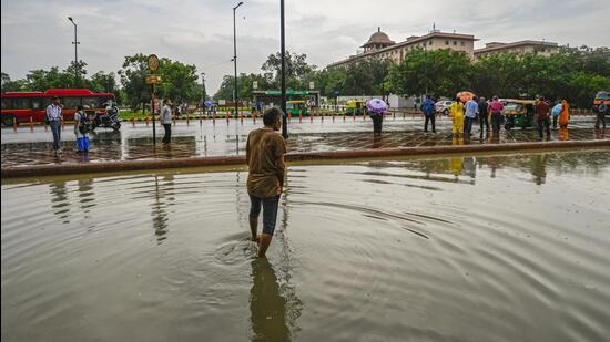 The complaint alleged that waterlogging crisis could have been avoided if the funds were spent on civic issues. (RAJ K RAJ /HT PHOTO)