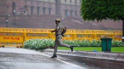 Security person on Alert during the rain at Kartavya Path in New Delhi, India, on Thursday, August 15, 2024. (Photo by RAJ K RAJ / Hindustan Times) (RAJ K RAJ /HT PHOTO) Security person on Alert during the rain at Kartavya Path in New Delhi, India, on Thursday, August 15, 2024. (Photo by RAJ K RAJ / Hindustan Times) (RAJ K RAJ /HT PHOTO)