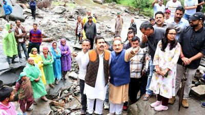 PWD minister Vikramaditya Singh review relief operations in the flood-hit Rajban in Mandi. (Birbal Sharma/HT) PWD minister Vikramaditya Singh review relief operations in the flood-hit Rajban in Mandi. (Birbal Sharma/HT)