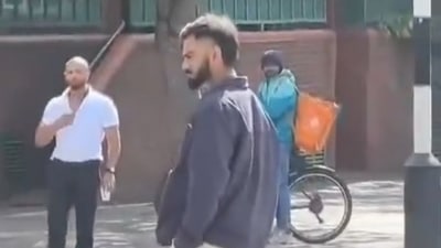 Virat Kohli crosses a street in London (X)