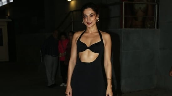 Taapsee Pannu wore a black cut-out dress for Khel Khel Mein premiere. (HT Photo/Varinder Chawla)