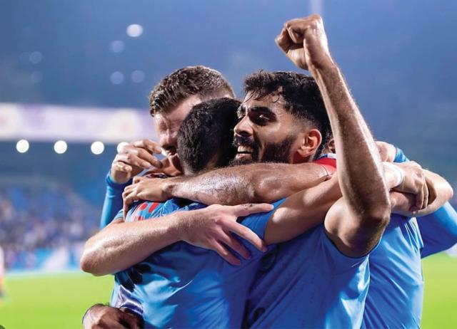 On the team, younger footballers like Akash Mishra (right) go to older players for advice and help. (INSTAGRAM/@AKASHMISHRA_4) On the team, younger footballers like Akash Mishra (right) go to older players for advice and help. (INSTAGRAM/@AKASHMISHRA_4)