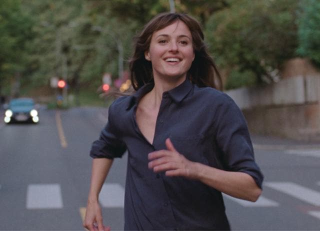 In The Worst Person in the World (2021) Julie first tries out a career in psychology and then photography. In The Worst Person in the World (2021) Julie first tries out a career in psychology and then photography.