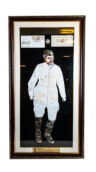 This shell craft painting of Netaji Subhas Chandra Bose, weighing more than 14 kg, has the highest starting price of ₹4.02 lakh. This shell craft painting of Netaji Subhas Chandra Bose, weighing more than 14 kg, has the highest starting price of ₹4.02 lakh.