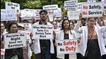 Resident doctors and medical students protest in Mumbai on Friday. (Anshuman Poyrekar/ HT Photo) Resident doctors and medical students protest in Mumbai on Friday. (Anshuman Poyrekar/ HT Photo)