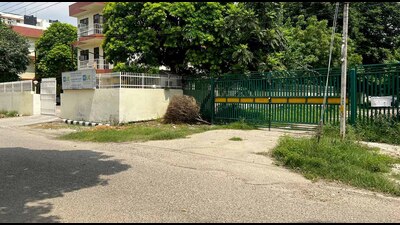 A closed gate in Shaheed Bhagat Singh Society in Dugri Phase 1. (Manish/Hindustan Times)