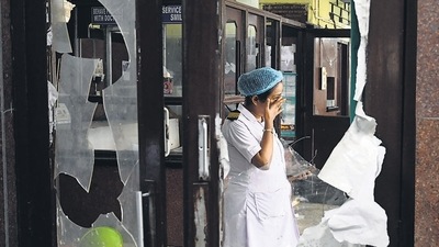 A nurse breaks down after the violence at RG Kar Hospital in Kolkata. (Samir Jana/HT Photo) A nurse breaks down after the violence at RG Kar Hospital in Kolkata. (Samir Jana/HT Photo)