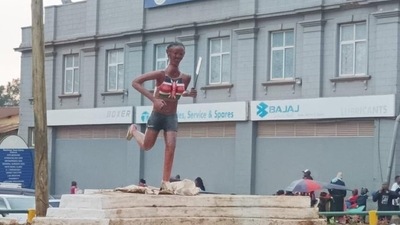 The authorities did not reveal who the statues are supposed to represent The authorities did not reveal who the statues are supposed to represent