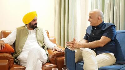 Punjab chief minister Bhagwant Mann on Friday met AAP leader Manish Sisodia in Delhi (X/@BhagwantMann)