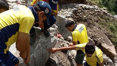 SDRF recovered at least bodies trapped under debris following landslides in Kedarnath last month (HT Photo) SDRF recovered at least bodies trapped under debris following landslides in Kedarnath last month (HT Photo)