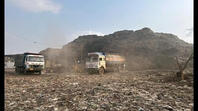 The Municipal Corporation of Gurugram (MCG) has announced plans to host zone-wise seminars aimed at teaching Bulk Waste Generators (BWGs) about their responsibilities under the Solid Waste Management Rules, 2016. (HT PHOTO)