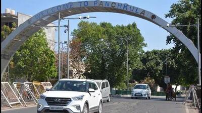The roads in Sector 4, MDC, Panchkula, are in bad shape, ridden with potholes. Water supply is seldom uninterrupted and the water pressure is also low. (HT Photo)