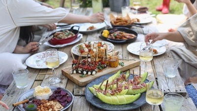 A family dinner has sparked a heated debate on Reddit (Representational image) A family dinner has sparked a heated debate on Reddit (Representational image)