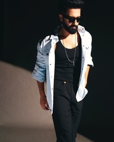 Vicky Kaushal shows off his casual style (instagram) Vicky Kaushal shows off his casual style (instagram)