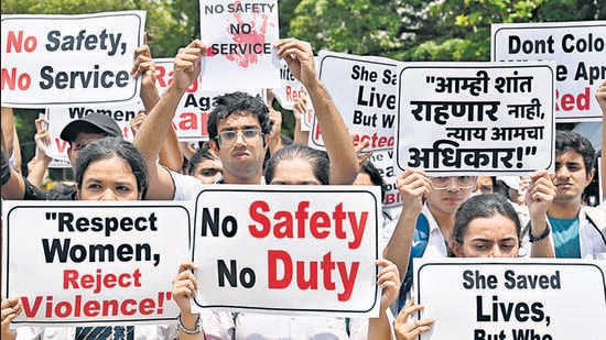 Mumbai, India - Aug. 16, 2024: Resident doctors and medical students across the city's government hospital staged a protest against the alleged rape and murder of a woman doctor at Kolkata's RG Kar Medical College and Hospital, at Azad Maidan, in Mumbai, India, on Friday, August 16, 2024. (Photo by Anshuman Poyrekar/ Hindustan Times) (Hindustan Times)