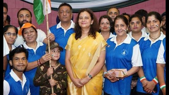 The Chandigarh administration honoured Seema Kapil Sethi, yoga guru of the Yoga Abhyas Sansthan, during the Independence Day function. (HT Photo)