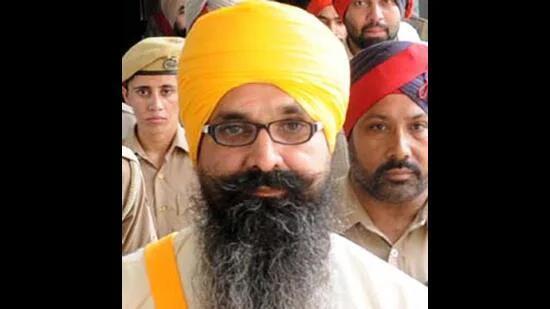 The Shiromani Gurdwara Parbandhak Committee (SGPC) on Friday resolved to make a last-ditch attempt by writing to the President to decide on its petition pertaining to the case of Balwant Singh Rajoana, the death row convict in CM Beant Singh assassination case. (HT File)