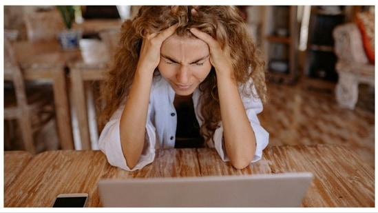 https://www.mobilemasala.com/features/Not-the-lure-of-a-long-weekend-work-stress-leads-to-more-sick-leaves-New-study-reveals-i290727