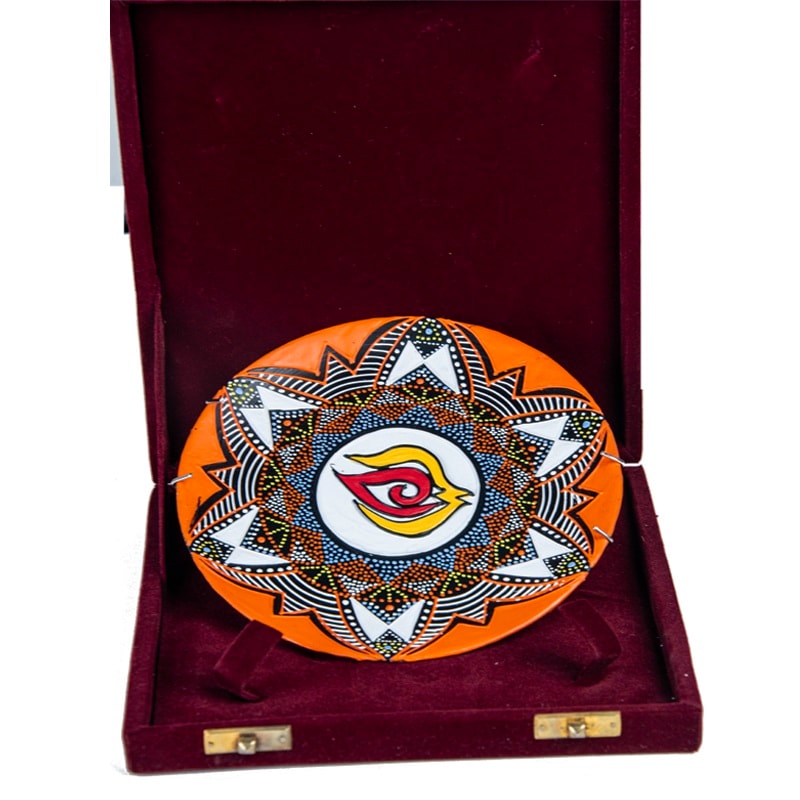 This memento representing the Lippan art, from Kutch region of Gujarat, was gifted to President Murmu by the Army Wives Welfare Association (AWWA). This memento representing the Lippan art, from Kutch region of Gujarat, was gifted to President Murmu by the Army Wives Welfare Association (AWWA).
