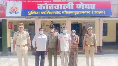 Following their arrest, the suspects reportedly told the police that the child was alive after the illegal abortion procedure. (HT Photo) Following their arrest, the suspects reportedly told the police that the child was alive after the illegal abortion procedure. (HT Photo)