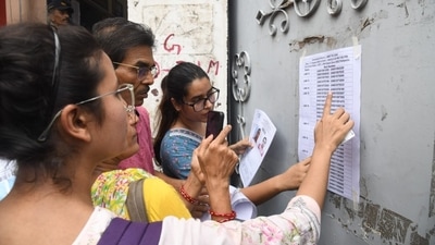 Candidates who wish to download their admit cards need to submit their login credentials like application number and date of birth details. (Santosh Kumar) Candidates who wish to download their admit cards need to submit their login credentials like application number and date of birth details. (Santosh Kumar)