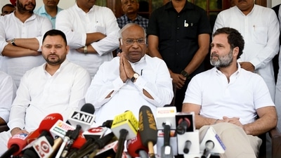 Congress president Mallikarjun Kharge with senior party leader Rahul Gandhi and RJD leader Tejashwi Yadav. (ANI / File) Congress president Mallikarjun Kharge with senior party leader Rahul Gandhi and RJD leader Tejashwi Yadav. (ANI / File)