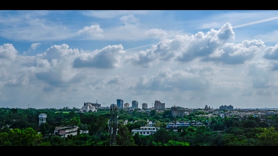 An overcast sky at New Friends Colony in New Delhi on Friday. (Raj K Raj/HT Photo) An overcast sky at New Friends Colony in New Delhi on Friday. (Raj K Raj/HT Photo)