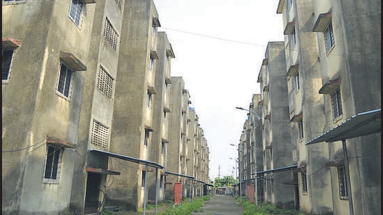 The buildings that the government plans to rent for hostels are in a dilapidated state (L), while the four hospitals that will be attached with the college don’t have adequate teaching staff and infrastructure. (Pramod Tambe /HT Photo)