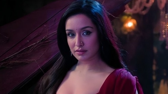 Stree 2 box office collection day 2: Shraddha Kapoor is seen with Rajkummar Rao, Pankaj Tripathi, Aparshakti Khurana and Abhishek Banerjee in the film.